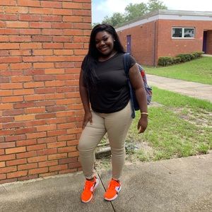 Meet your Posher, Asani